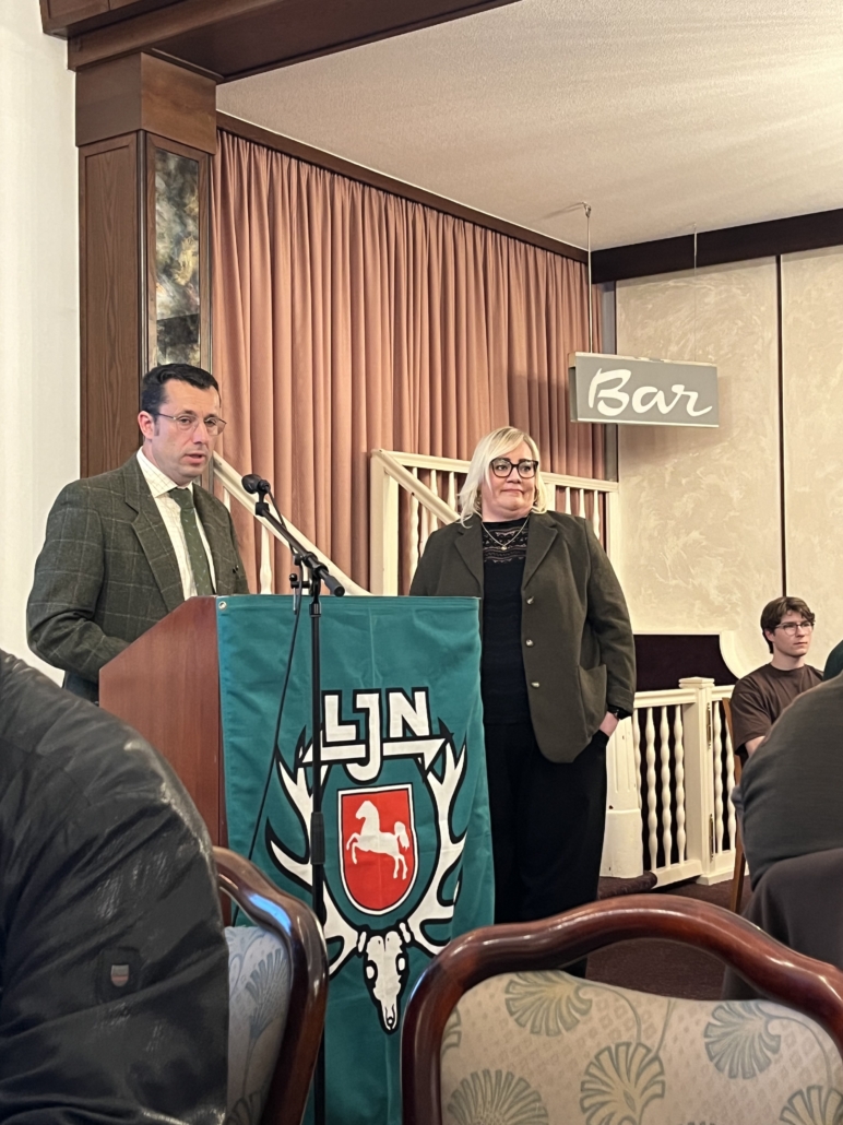 Vorsitzender Dr. Harm Drücker und Frau Stenzel ( Landkreis Diepholz)